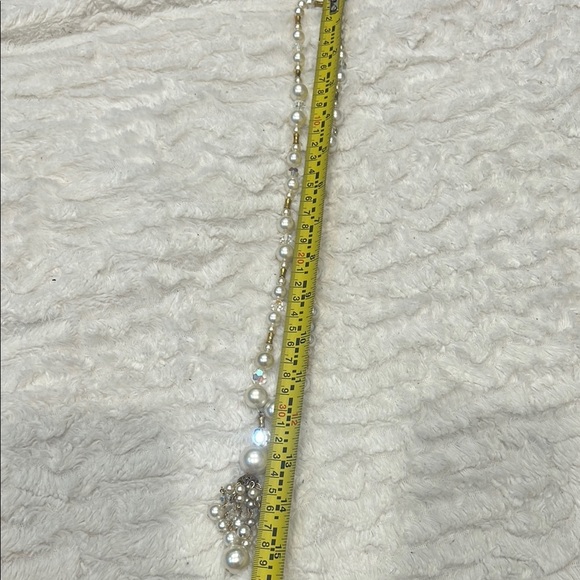 Vintage Gold and White Necklace with Elegant Design - Picture 10 of 10